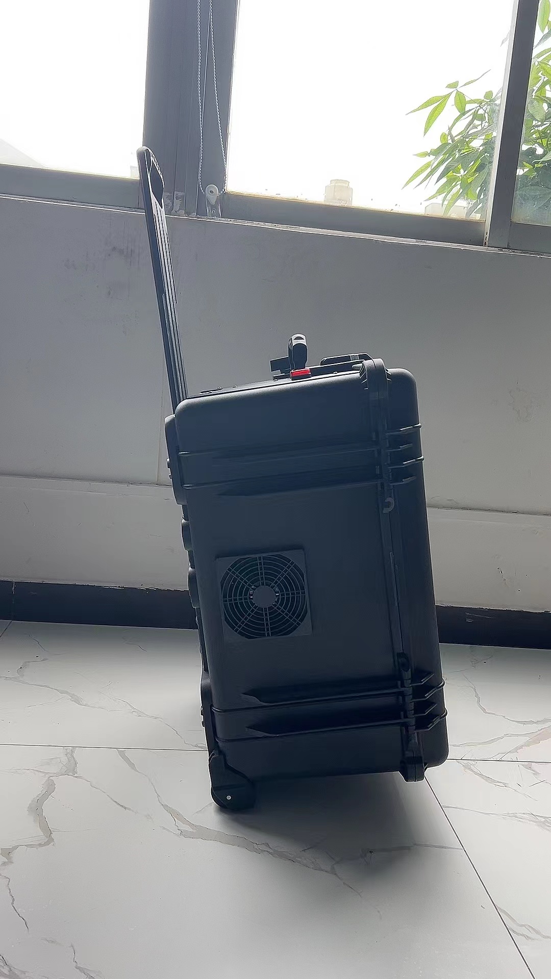 宝兴手拉箱型移动通信干扰器